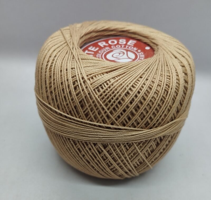 WHITE ROSE 20 no. crochet yarn   SHADE NO. R-376
