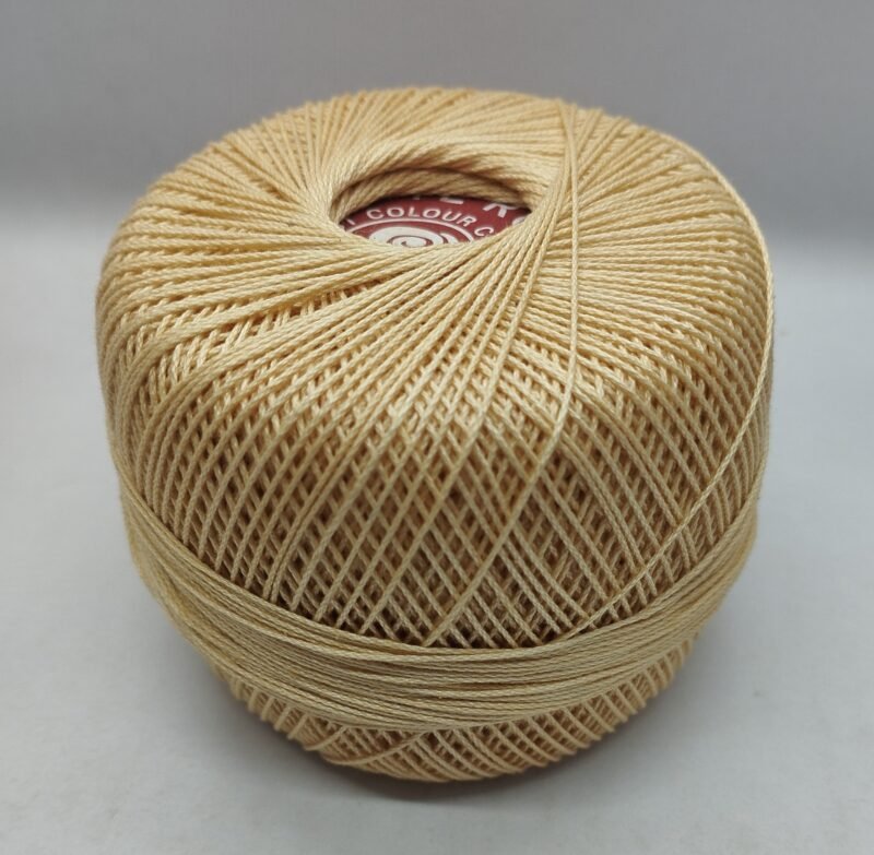 WHITE ROSE 20 no. crochet yarn   SHADE NO. R-368