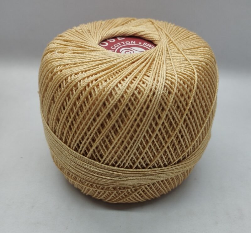 WHITE ROSE 20 no. crochet yarn   SHADE NO. R-366