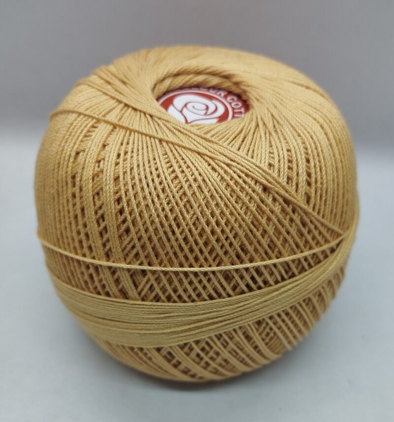 WHITE ROSE 20 no. crochet yarn   SHADE NO. R-302