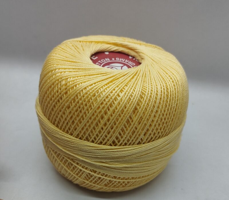 WHITE ROSE 20 no. crochet yarn   SHADE NO. R-289