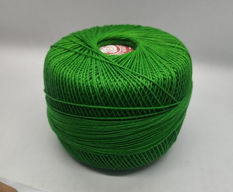 WHITE ROSE 20 no. crochet yarn   SHADE NO. R-229