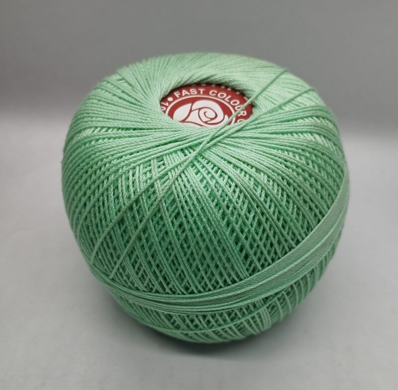 WHITE ROSE 20 no. crochet yarn   SHADE NO. R-185