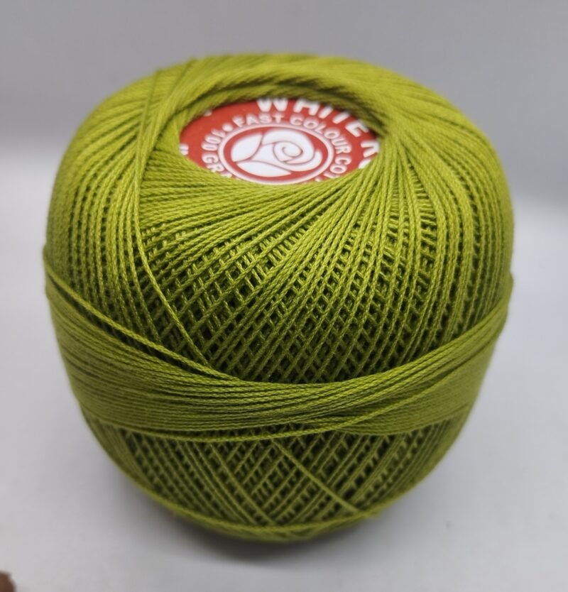 WHITE ROSE 20 no. crochet yarn   SHADE NO. R-267